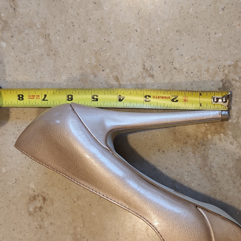 2010s Penny Loves Kenny size 8.5 gold/champagne platform heels - Picture 6 of 11